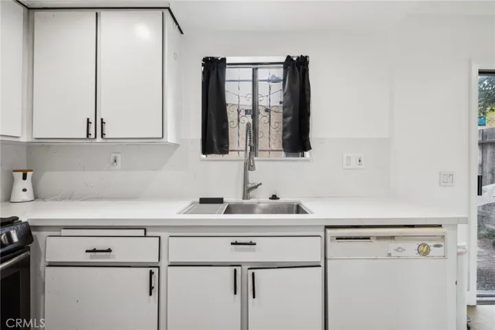 9600 Sepulveda Boulevard 6, North Hills, California 91343