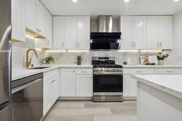 818 Silliman Street, San Francisco, California 94134
