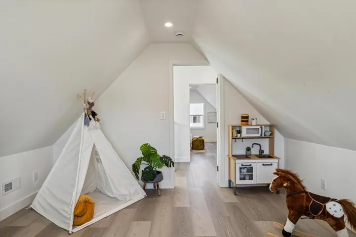 818 Silliman Street, San Francisco, California 94134