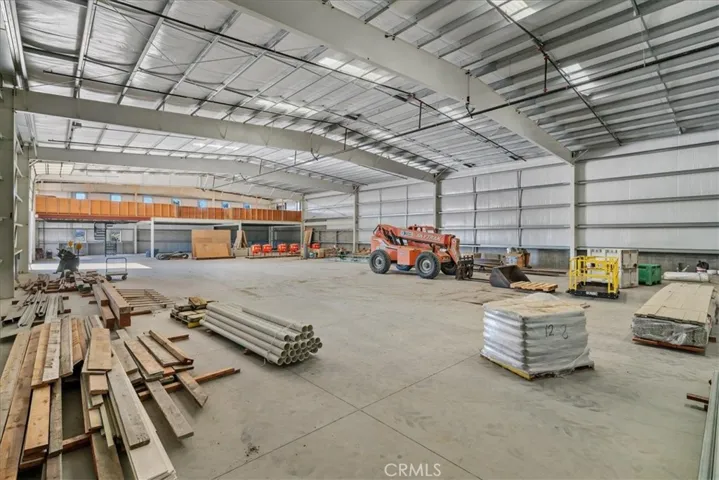 Large Shop/Indoor Court