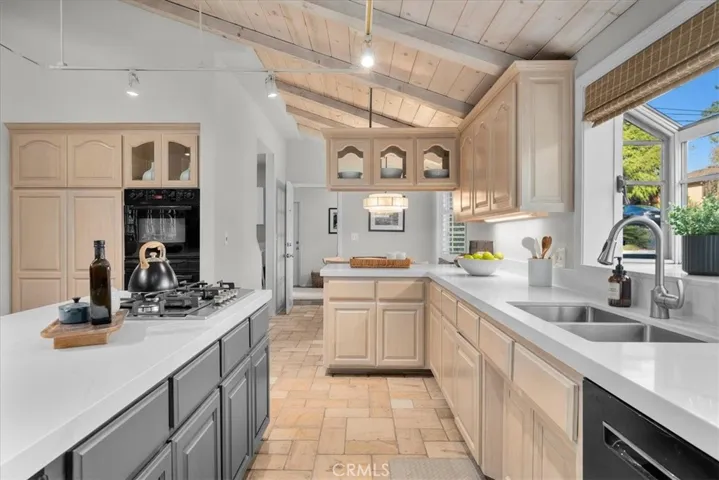 205 Via Navajo, Palos Verdes Estates, California 90274