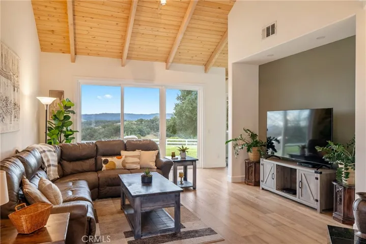 2867 Township Road, Paso Robles, California 93446