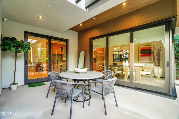 13760 Valley Vista