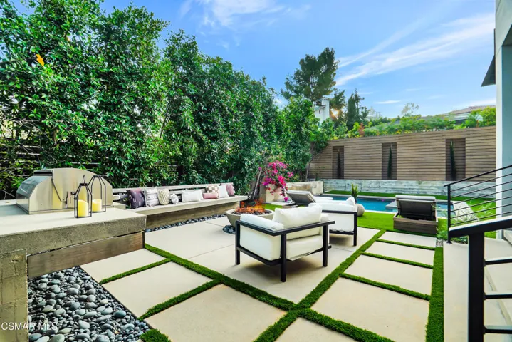 13760 Valley Vista