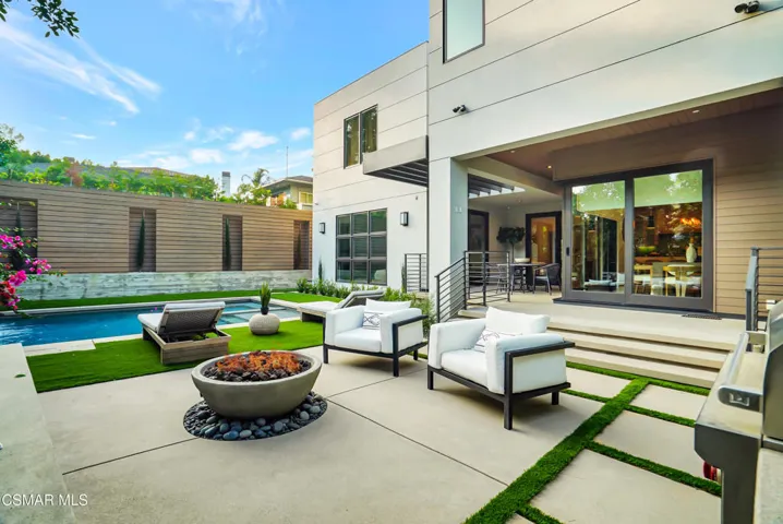 13760 Valley Vista