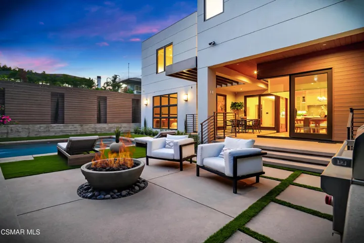 13760 Valley Vista