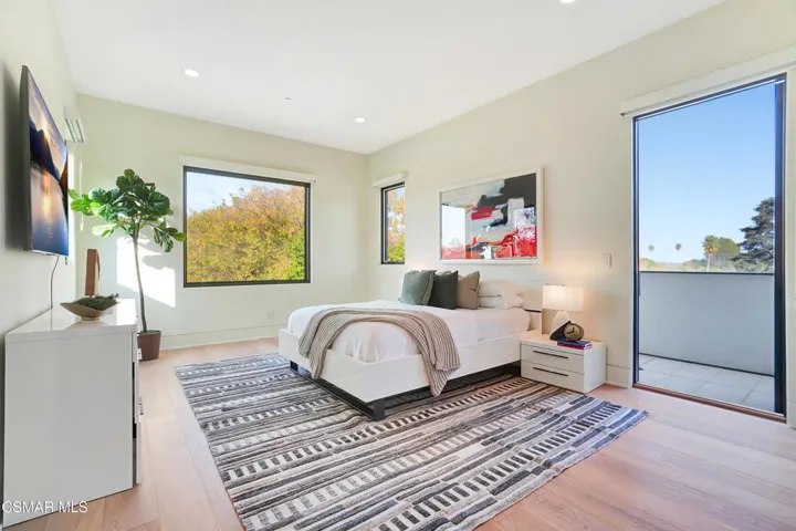 UPSTAIRS FRONT BEDROOM