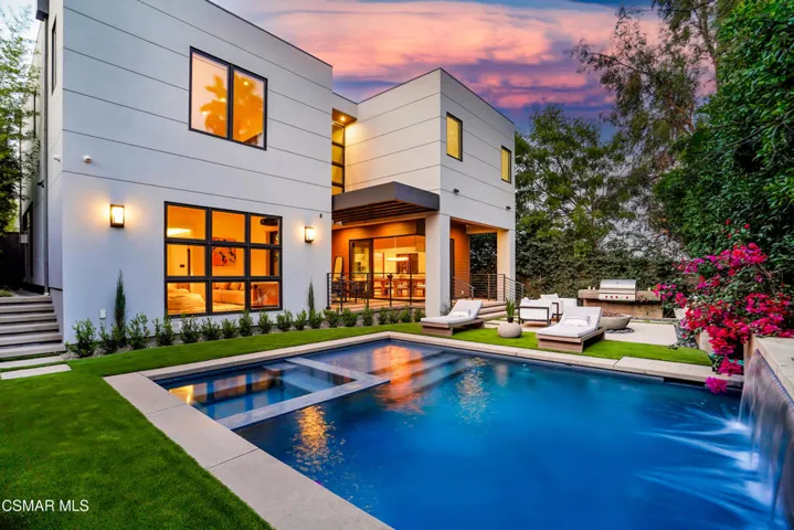 13760 Valley Vista