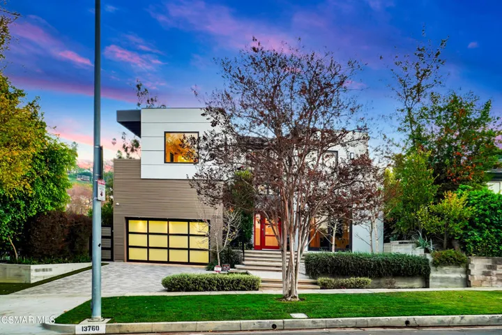 13760 Valley Vista