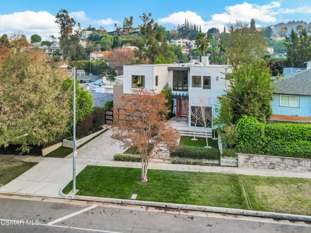 13760 Valley Vista