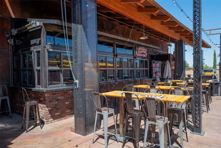 22020 Us Highway 18, Apple Valley, California 92307