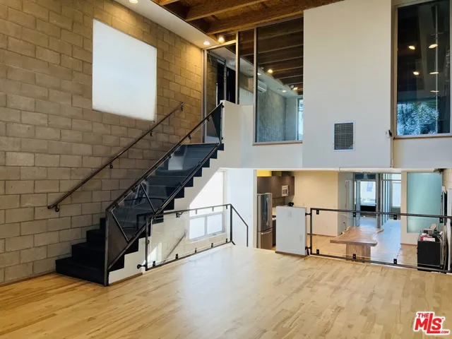 6621 Melrose Avenue, Los Angeles, California 90038