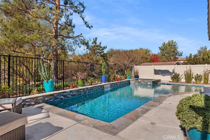 2127 Kirkcaldy Road, Fallbrook, California 92028