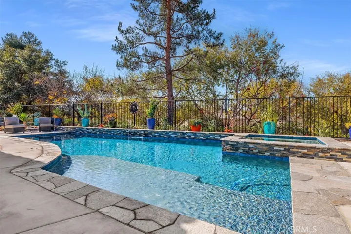 2127 Kirkcaldy Road, Fallbrook, California 92028