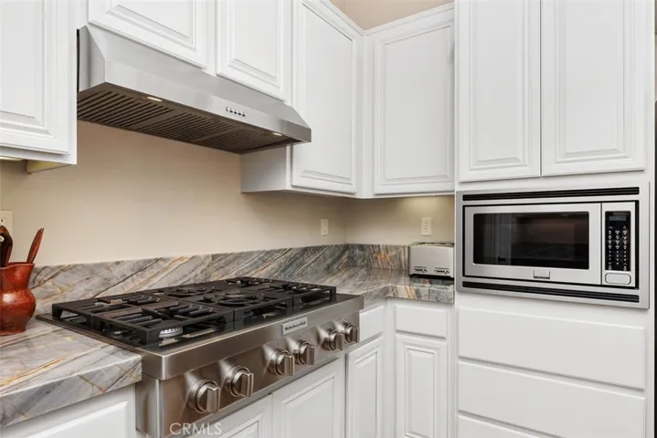 2127 Kirkcaldy Road, Fallbrook, California 92028