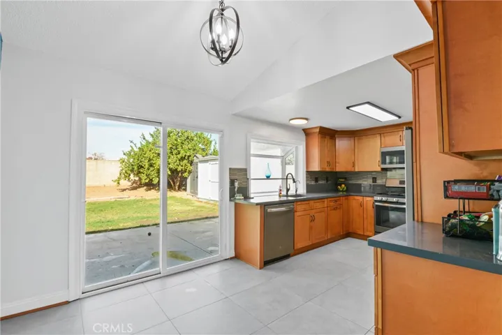 11571 Queensborough Street, Riverside, California 92503