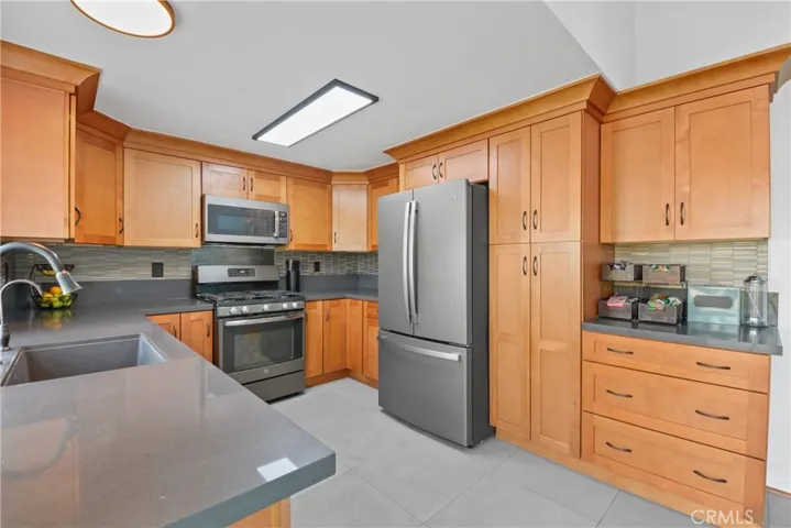 11571 Queensborough Street, Riverside, California 92503
