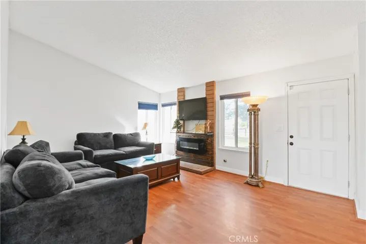 11571 Queensborough Street, Riverside, California 92503