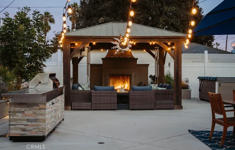 2244 Montair Avenue, Long Beach, California 90815