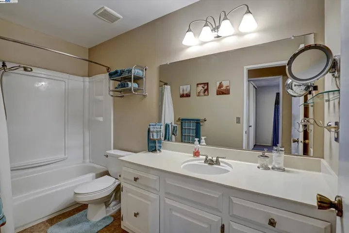 4 Pacini Ave, Pittsburg, California 94565