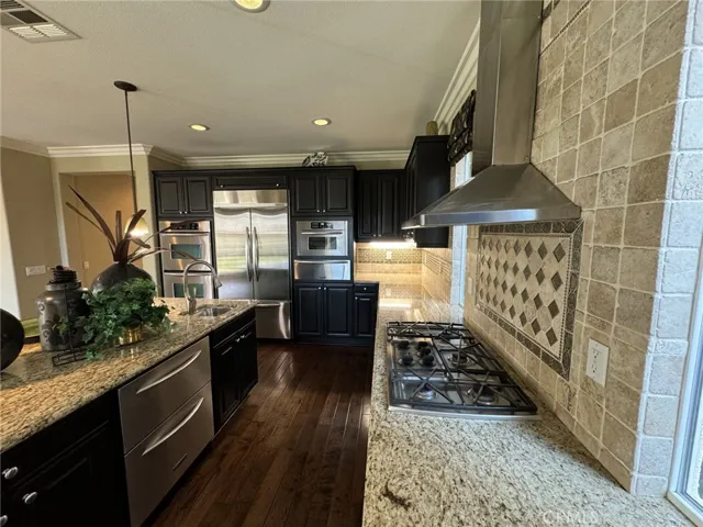 7611 Stonegate Drive, Eastvale, California 92880