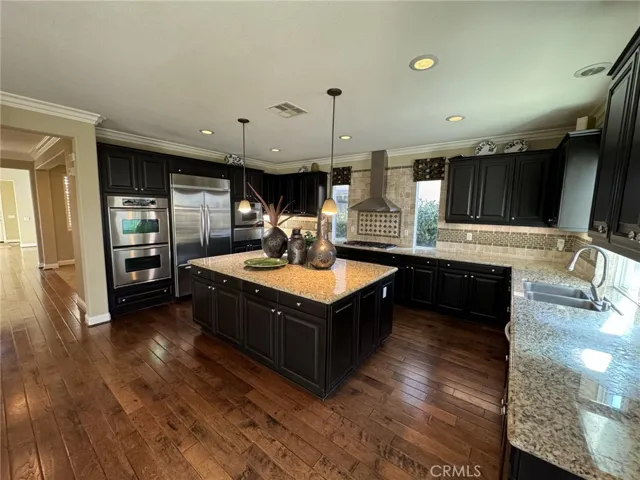 7611 Stonegate Drive, Eastvale, California 92880