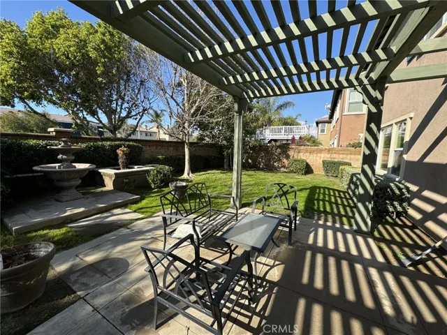 7611 Stonegate Drive, Eastvale, California 92880