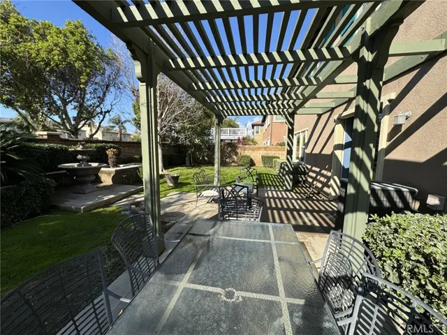 7611 Stonegate Drive, Eastvale, California 92880