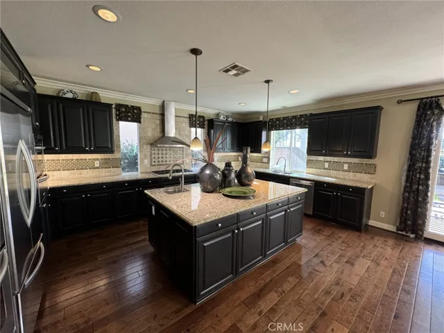 7611 Stonegate Drive, Eastvale, California 92880
