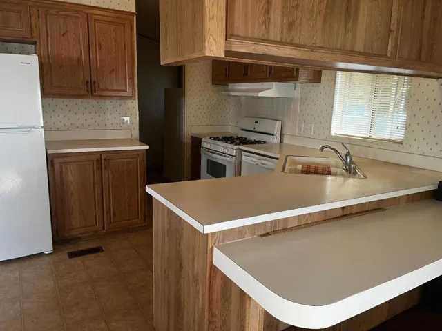 20 Russell Road, Salinas, California 93906