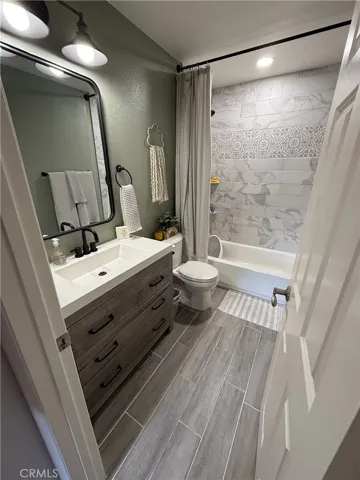 996 S Country Glen Way, Anaheim Hills, California 92808