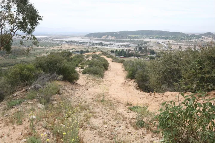 Entrance from Knoll Street dirt road