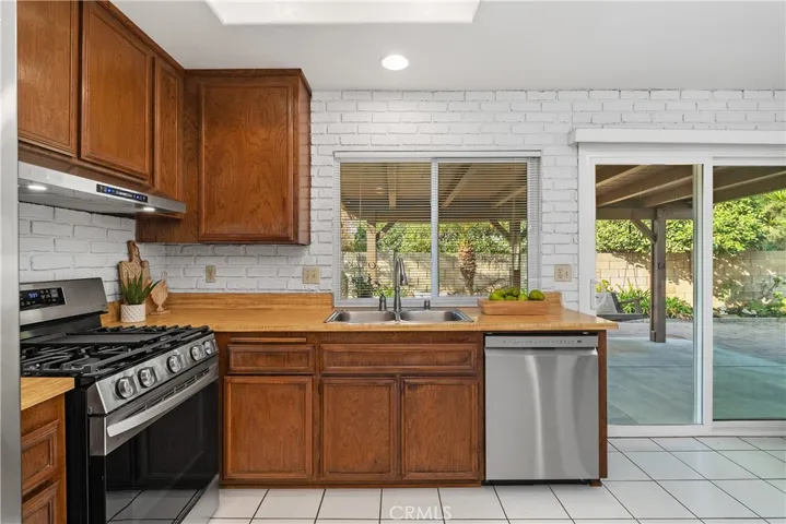 1225 N Piedmont Drive, Anaheim Hills, California 92807