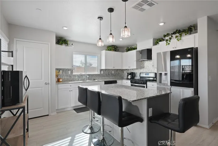 1390 Carolina Court, Hemet, California 92543
