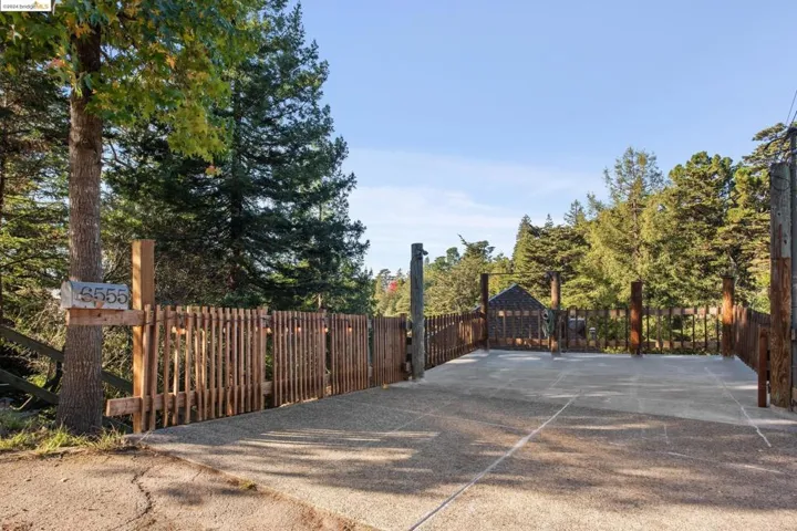 6555 Longwalk Drive, Oakland, California 94611