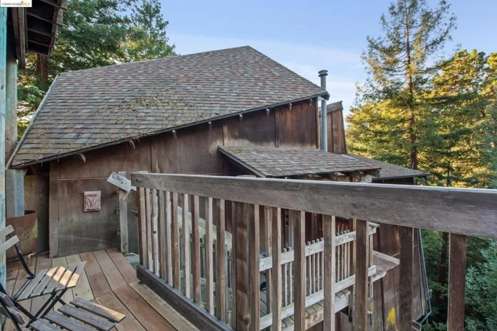 6555 Longwalk Drive, Oakland, California 94611