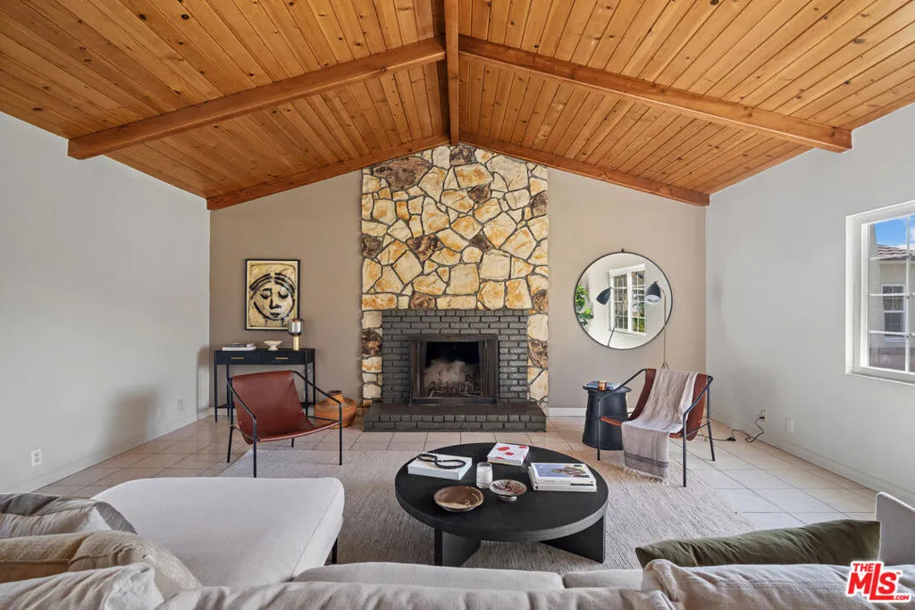 4242 Grand View Boulevard, Los Angeles, California 90066 home-pic-2