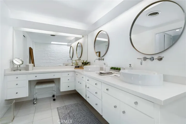 Double sinks in the primary suite.