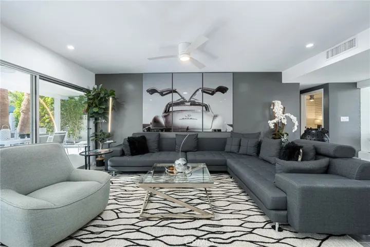 Fully furnished & turn key!