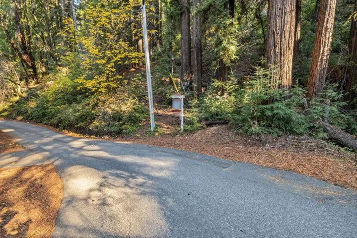 22 Highland Drive, Boulder Creek, California 95006