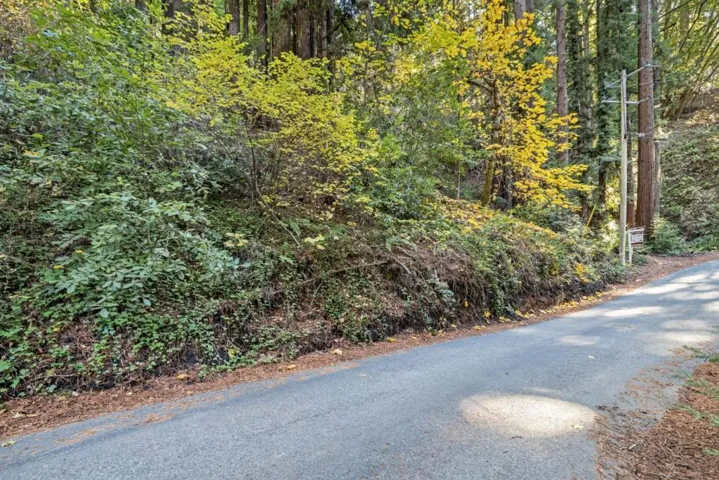 22 Highland Drive, Boulder Creek, California 95006