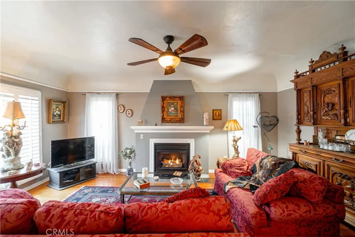 155 Glendora Avenue, Long Beach, California 90803