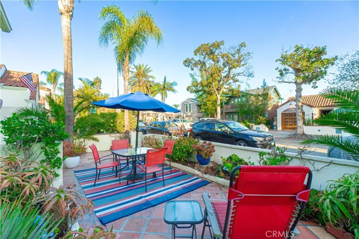 155 Glendora Avenue, Long Beach, California 90803