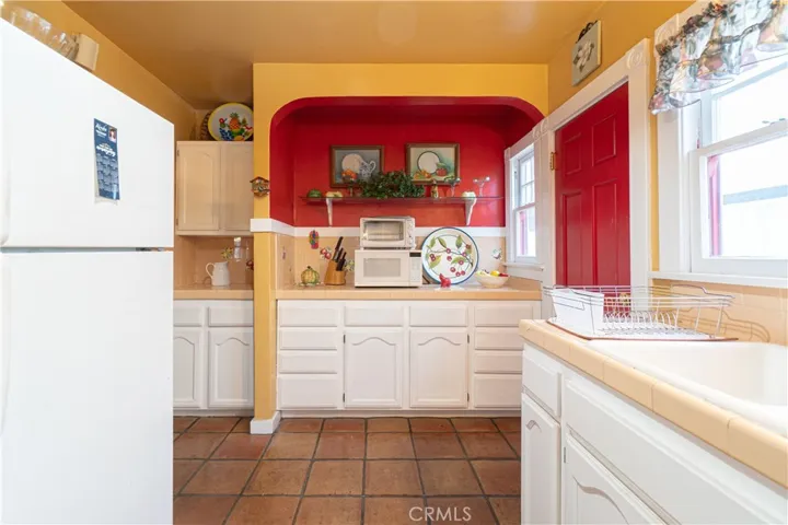 155 Glendora Avenue, Long Beach, California 90803