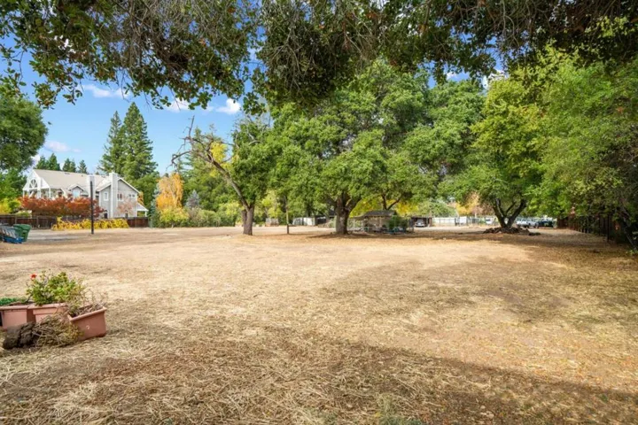 17105 Pine Avenue, Los Gatos, California 95032