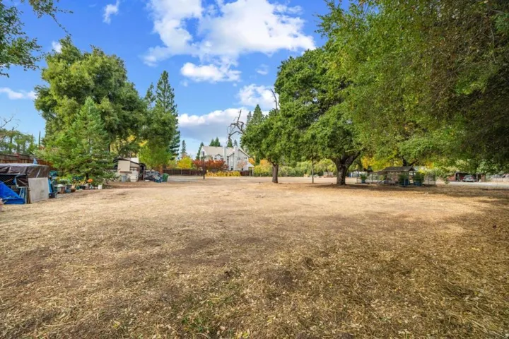 17105 Pine Avenue, Los Gatos, California 95032