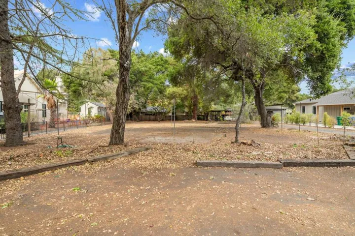 17105 Pine Avenue, Los Gatos, California 95032