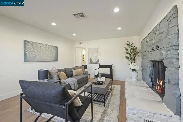 710 Hewett Street, Santa Rosa, California 95401