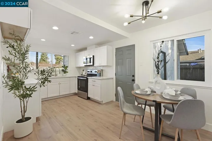 710 Hewett Street, Santa Rosa, California 95401