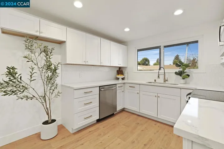 710 Hewett Street, Santa Rosa, California 95401